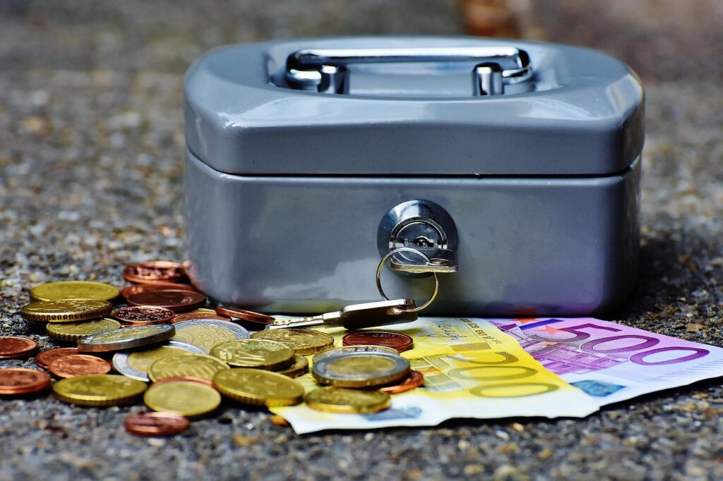 cashbox 1642989 1280.jpg