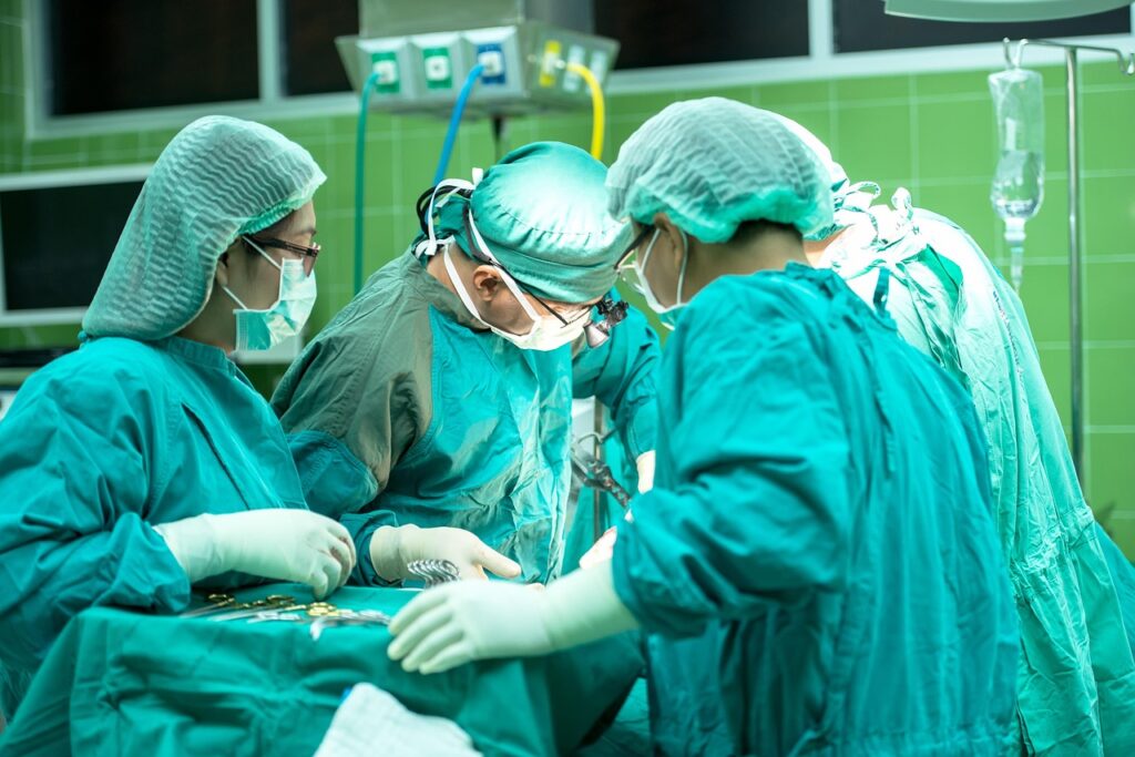 surgery 1822458 1280.jpg